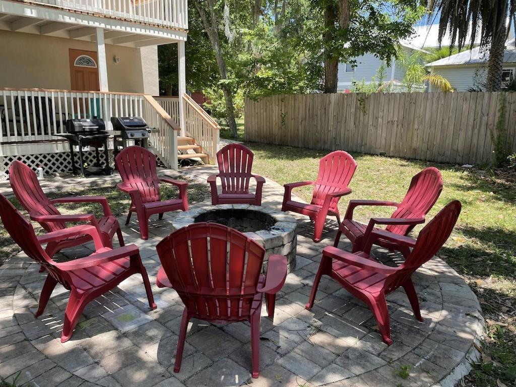 Spacious Renovated 4br Downtown W Firepit Sleeps 8+ Hébergement de vacances