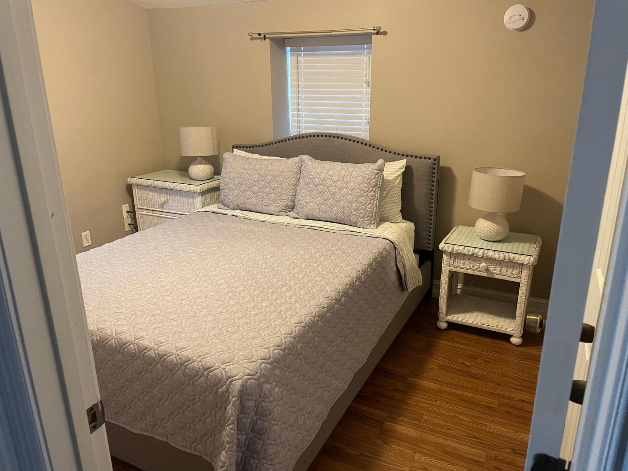 Spacious Renovated 4br Downtown W Firepit Sleeps 8+ Hébergement de vacances